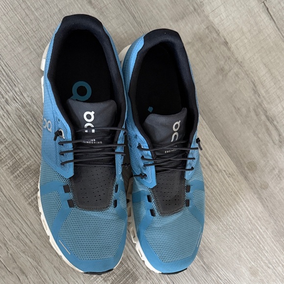 On Running Men's Teal and Black Athletic Shoes - Picture 2 of 5